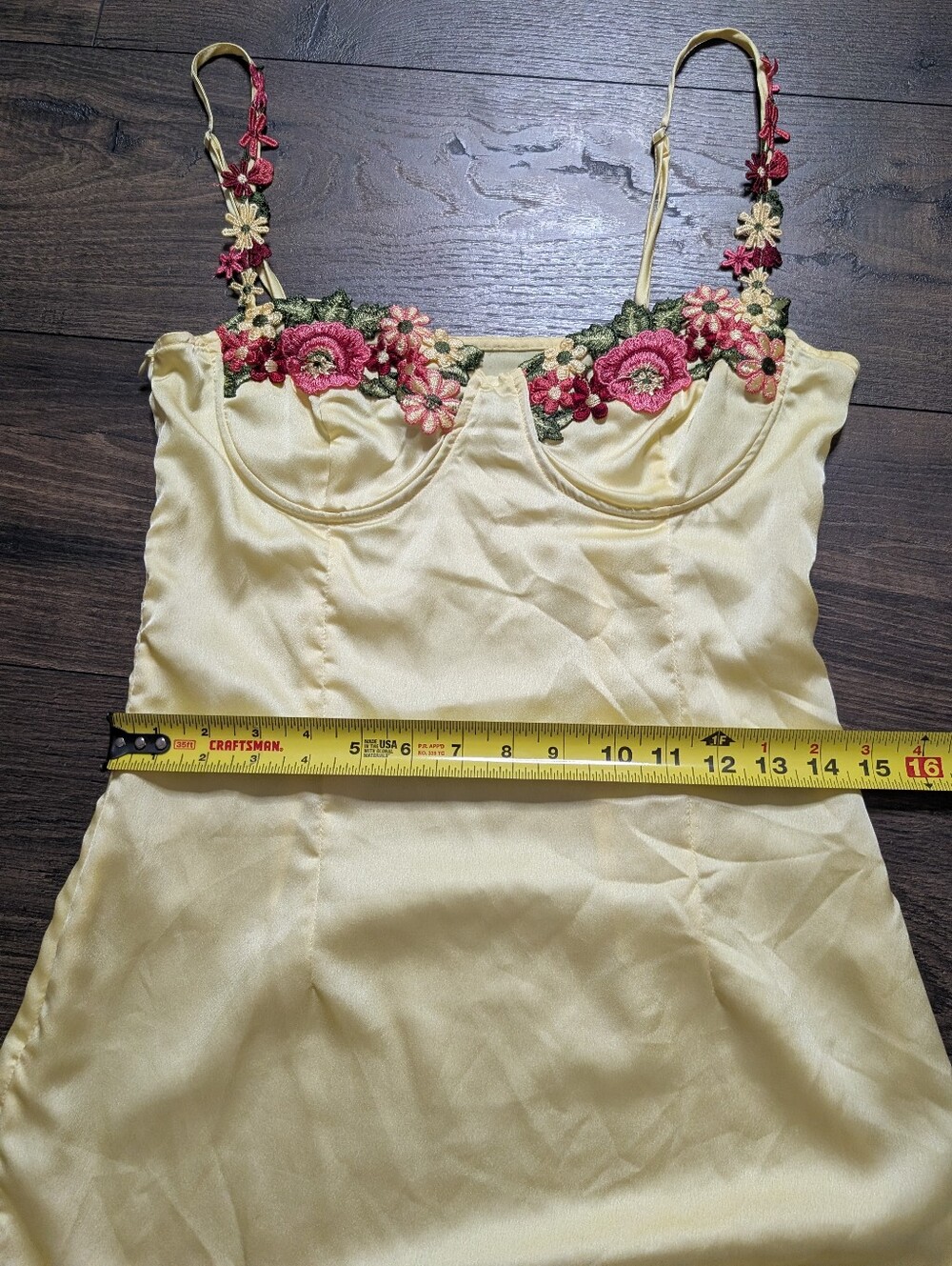 PrettyLittleThing Lemon Yellow Satin Shift Dress with Floral Embroidery Size 4 - Picture 7 of 10